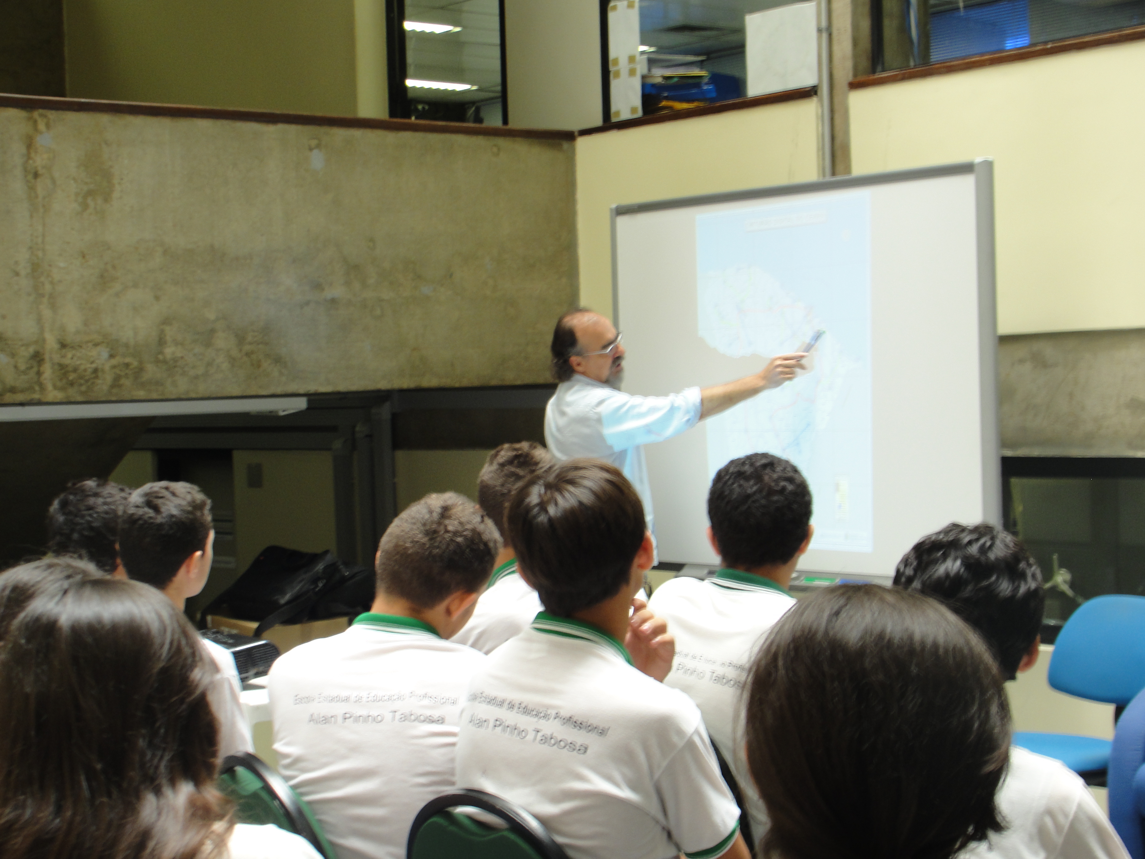 ETICE recebe visita de alunos da Escola Profissionalizante de Pentecoste